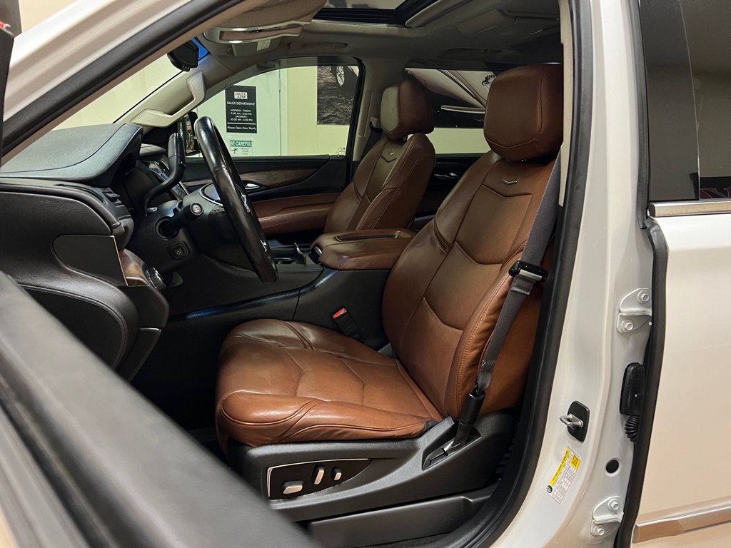 Used 2016 Cadillac Escalade Premium AWD/4WD image 16