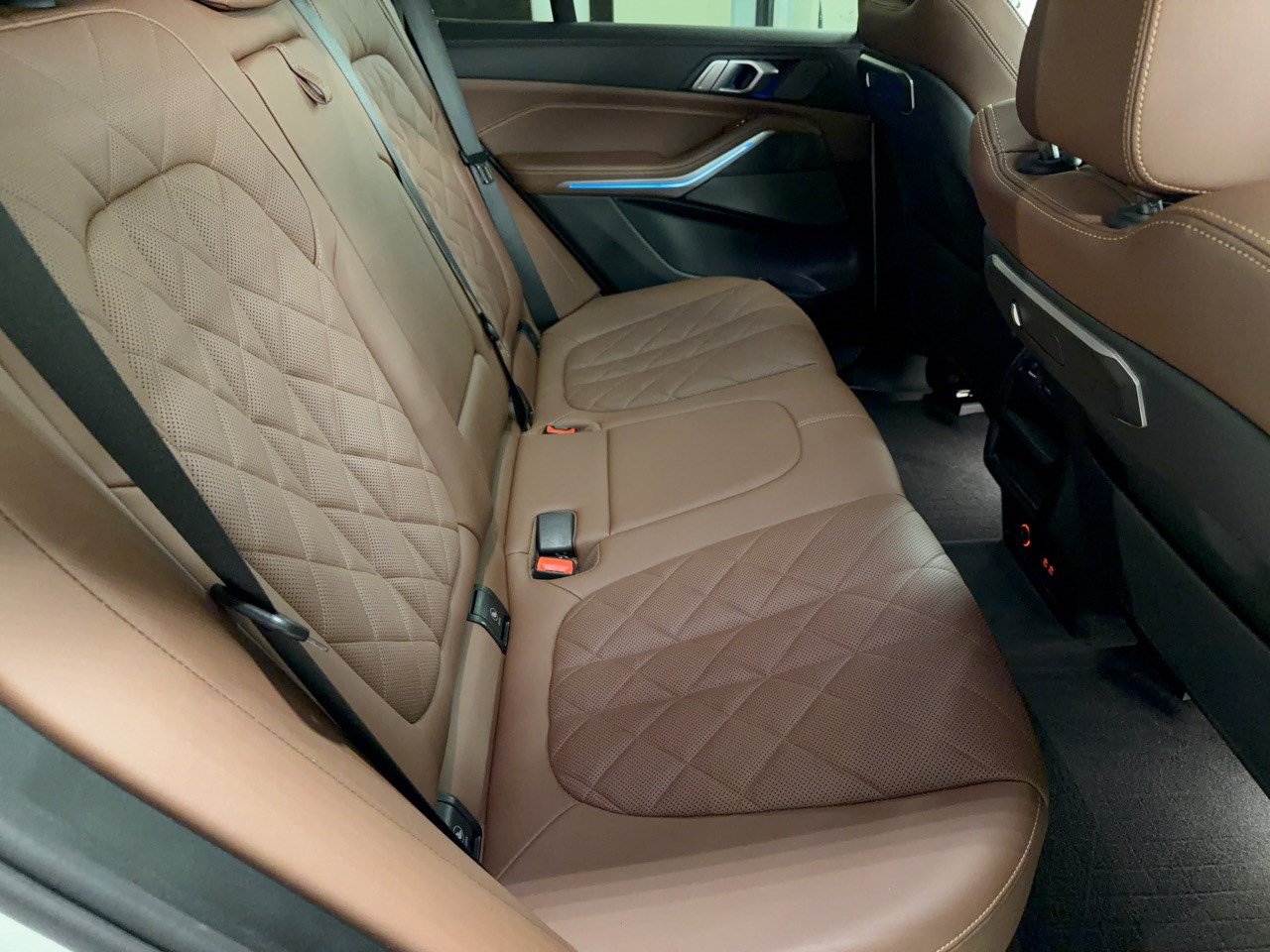 Certified 2024 BMW X5 xDrive50e w/ Premium Package AWD/4WD image 29