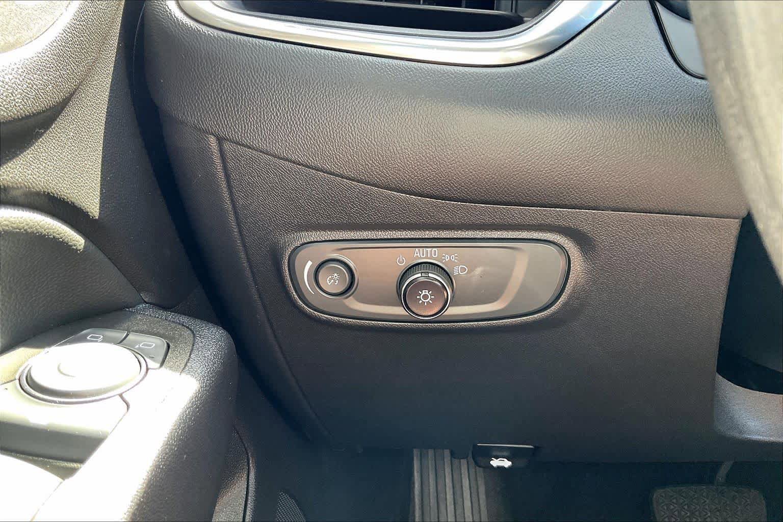 Certified 2022 Chevrolet Equinox LT FWD image 32