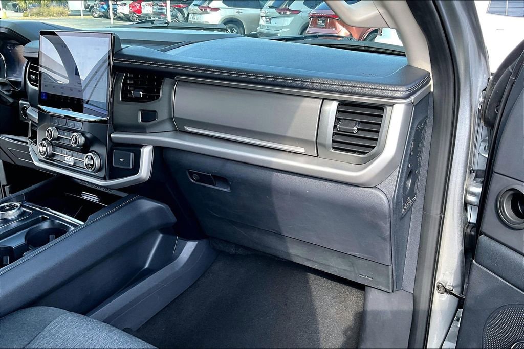 Used 2024 Ford Expedition XLT AWD/4WD image 18