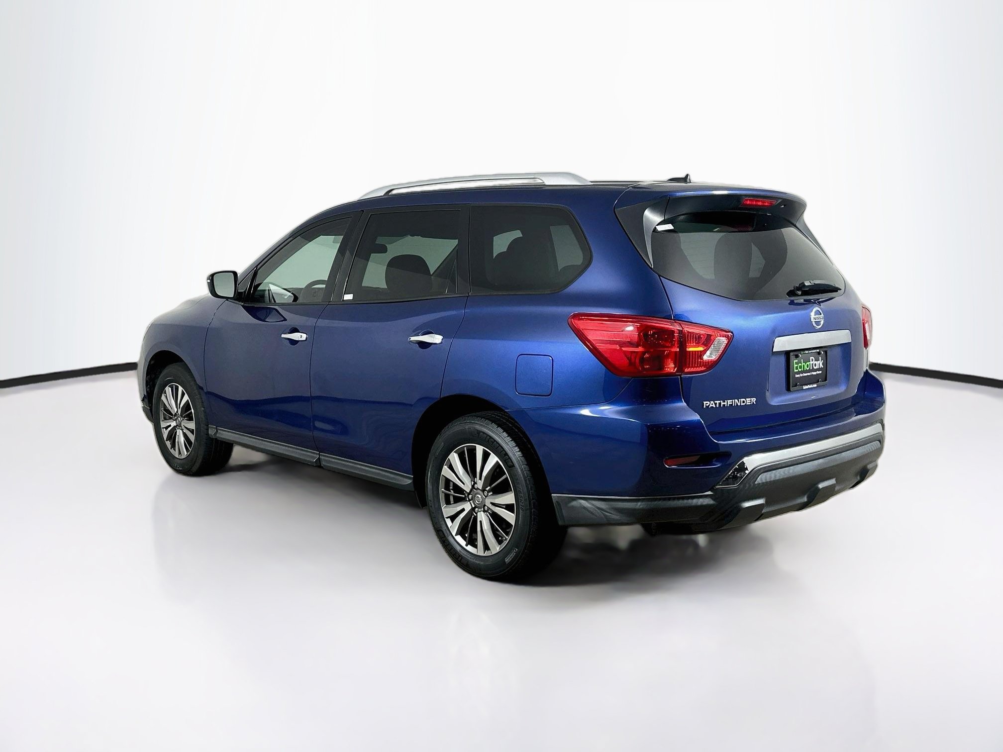 Used 2018 Nissan Pathfinder S FWD image 5