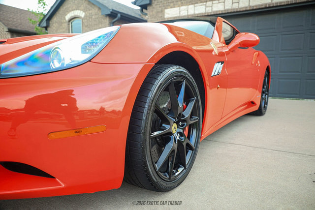 Used 2012 Ferrari California RWD image 61