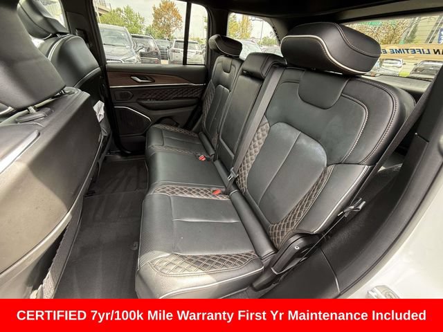 Used 2025 Jeep Grand Cherokee Summit w/ Obsidian Package AWD/4WD image 14