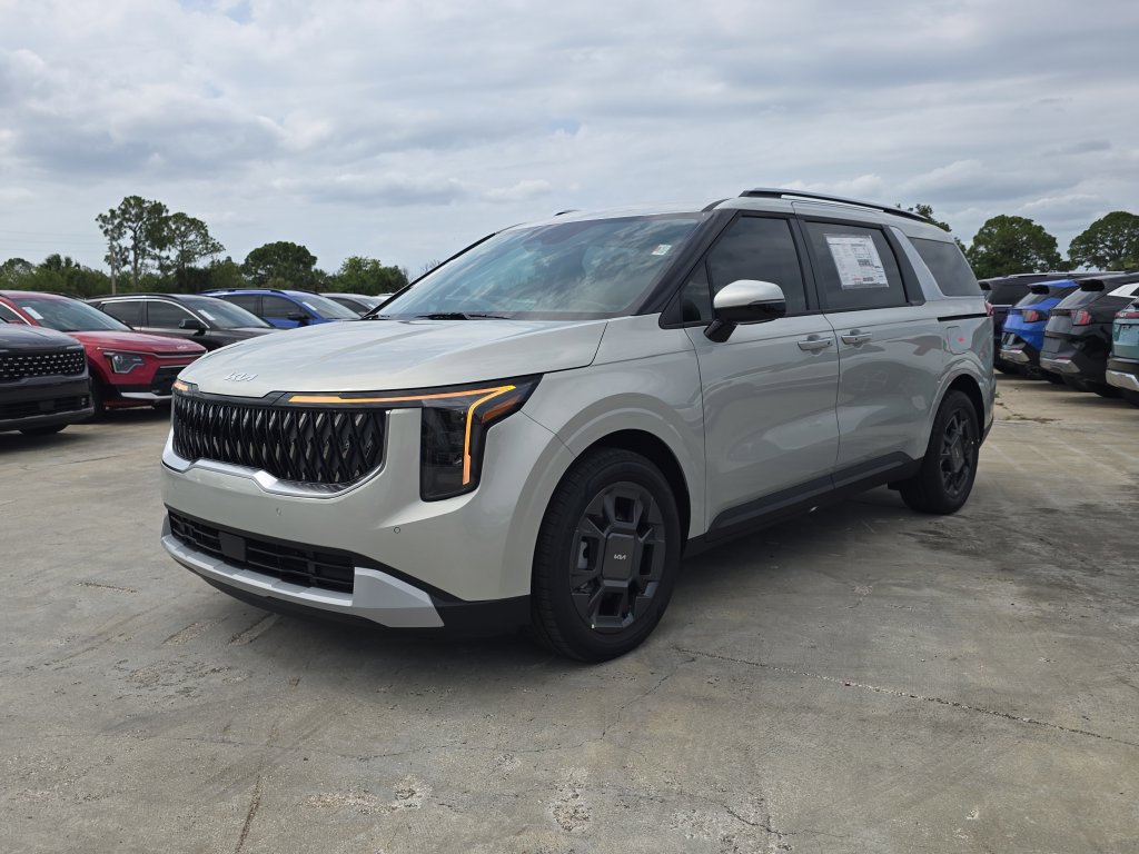 New 2026 Kia Carnival EX FWD image 4