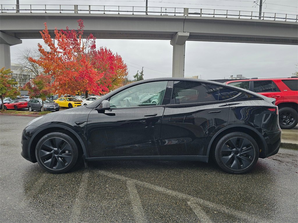 Used 2025 Tesla Model Y Long Range image 5