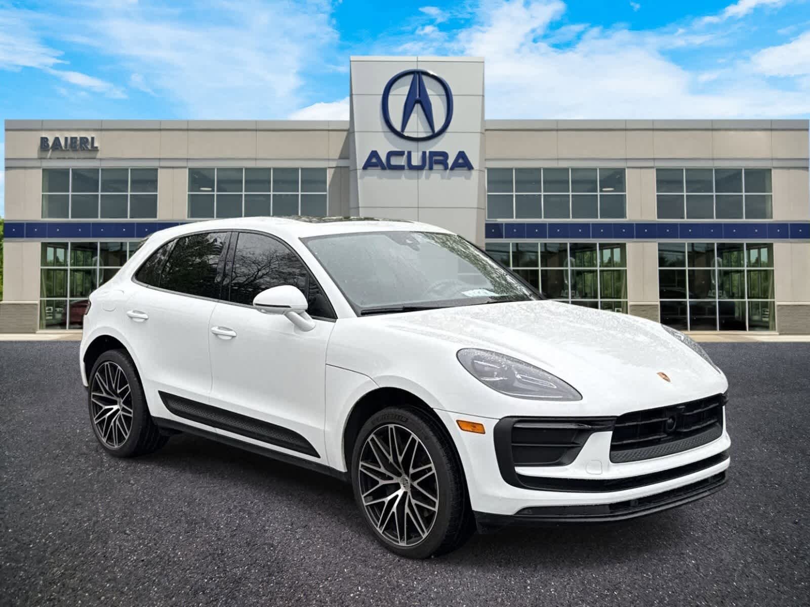 Used 2024 Porsche Macan AWD/4WD image 7