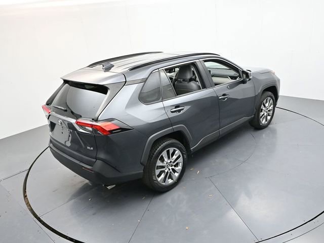 Used 2020 Toyota RAV4 XLE Premium image 25