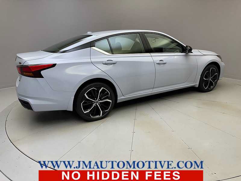 Used 2024 Nissan Altima 2.5 SR w/ SR Premium Package AWD/4WD image 5