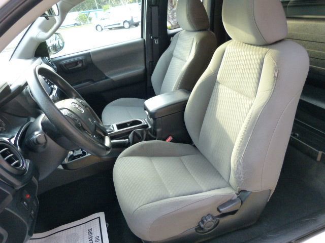 Used 2022 Toyota Tacoma SR image 32