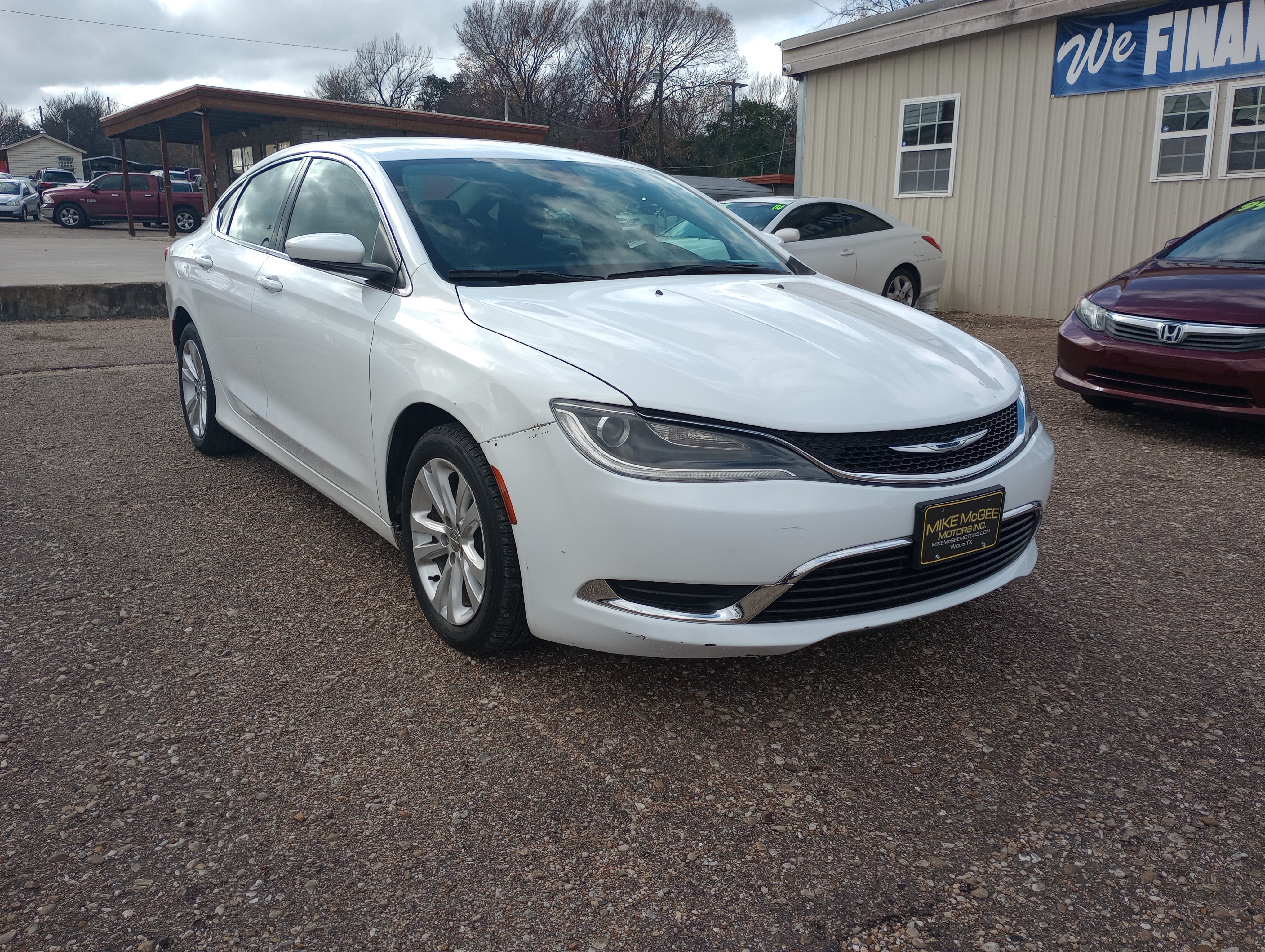 Used 2015 Chrysler 200 Limited FWD image 1