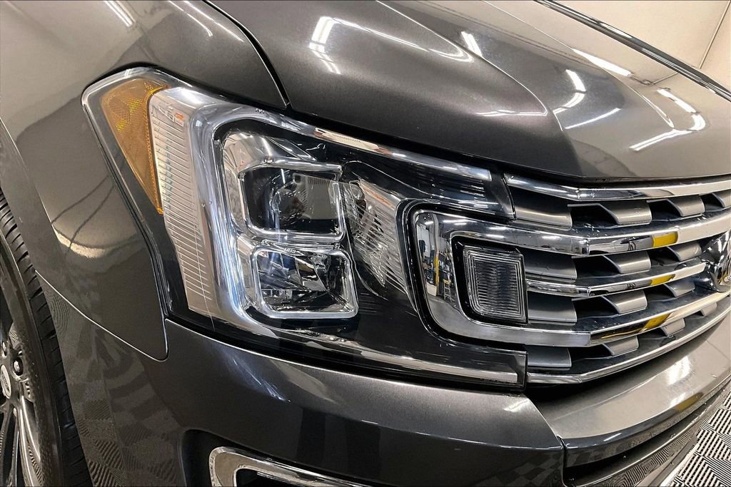 Used 2021 Ford Expedition Max Limited image 26