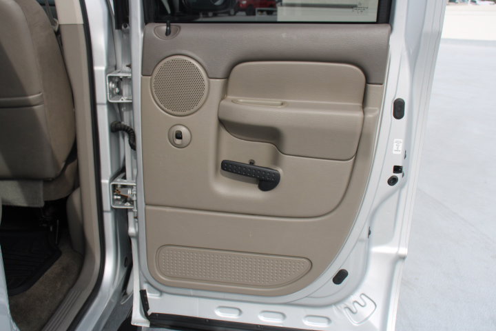 Used 2005 Dodge Ram 1500 Truck SLT image 18