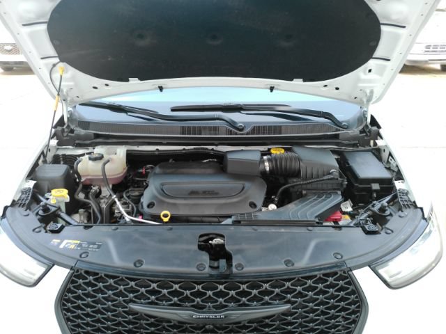 Used 2025 Chrysler Pacifica Limited FWD image 59