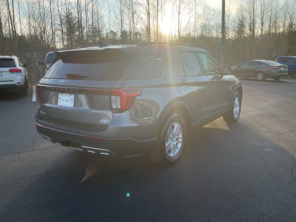 New 2026 Ford Explorer Active w/ Active Comfort Package image 5