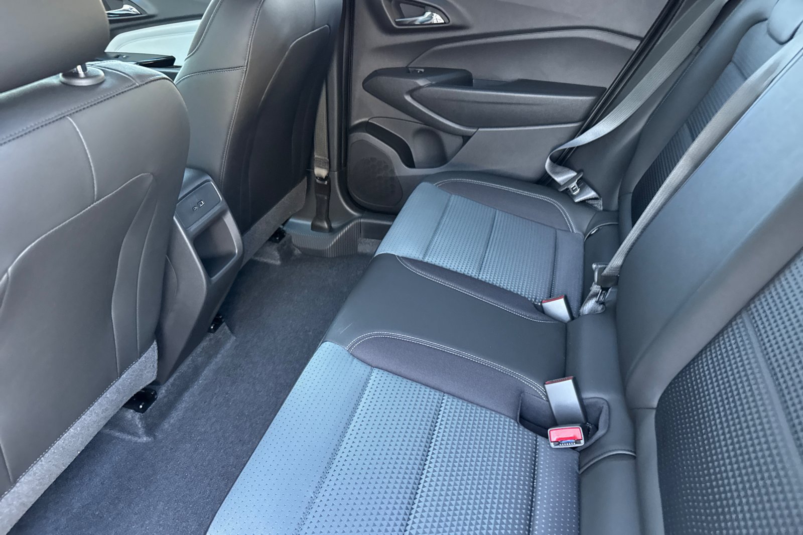 New 2026 Chevrolet Trax LT w/ LT Convenience Package FWD image 11