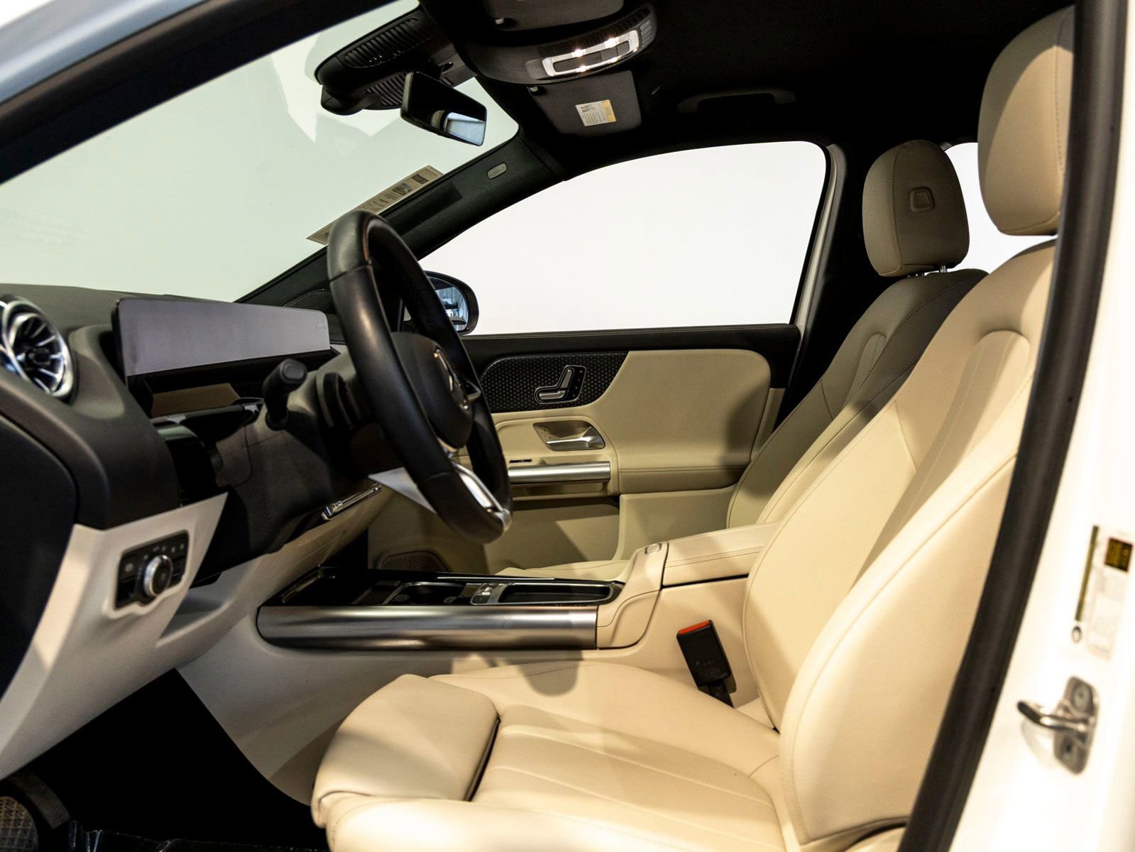 Used 2025 Mercedes-Benz GLA 250 image 14