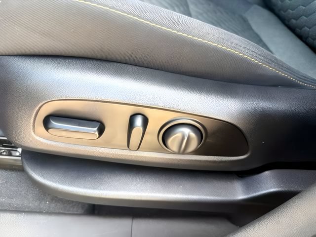 Used 2021 Chevrolet Equinox LT AWD/4WD image 16