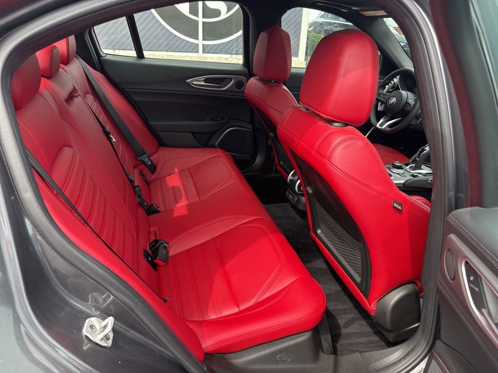Used 2022 Alfa Romeo Giulia Veloce image 54
