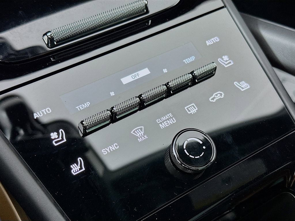 Used 2025 Porsche Cayenne S image 18