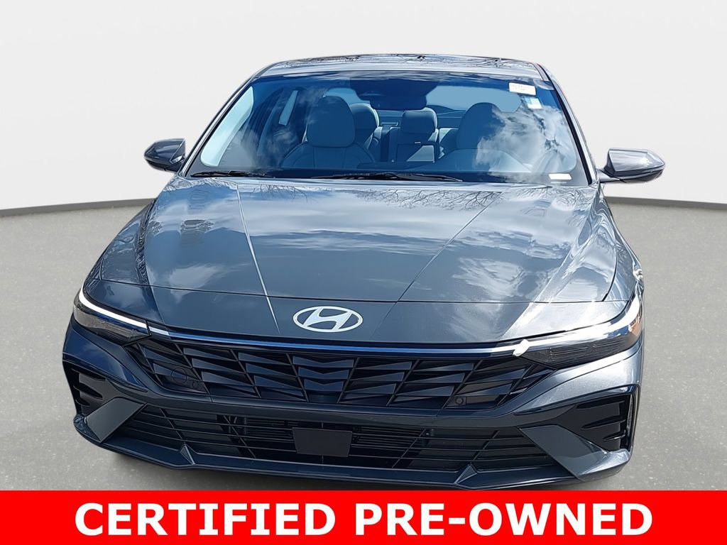Certified 2025 Hyundai Elantra Limited FWD image 2