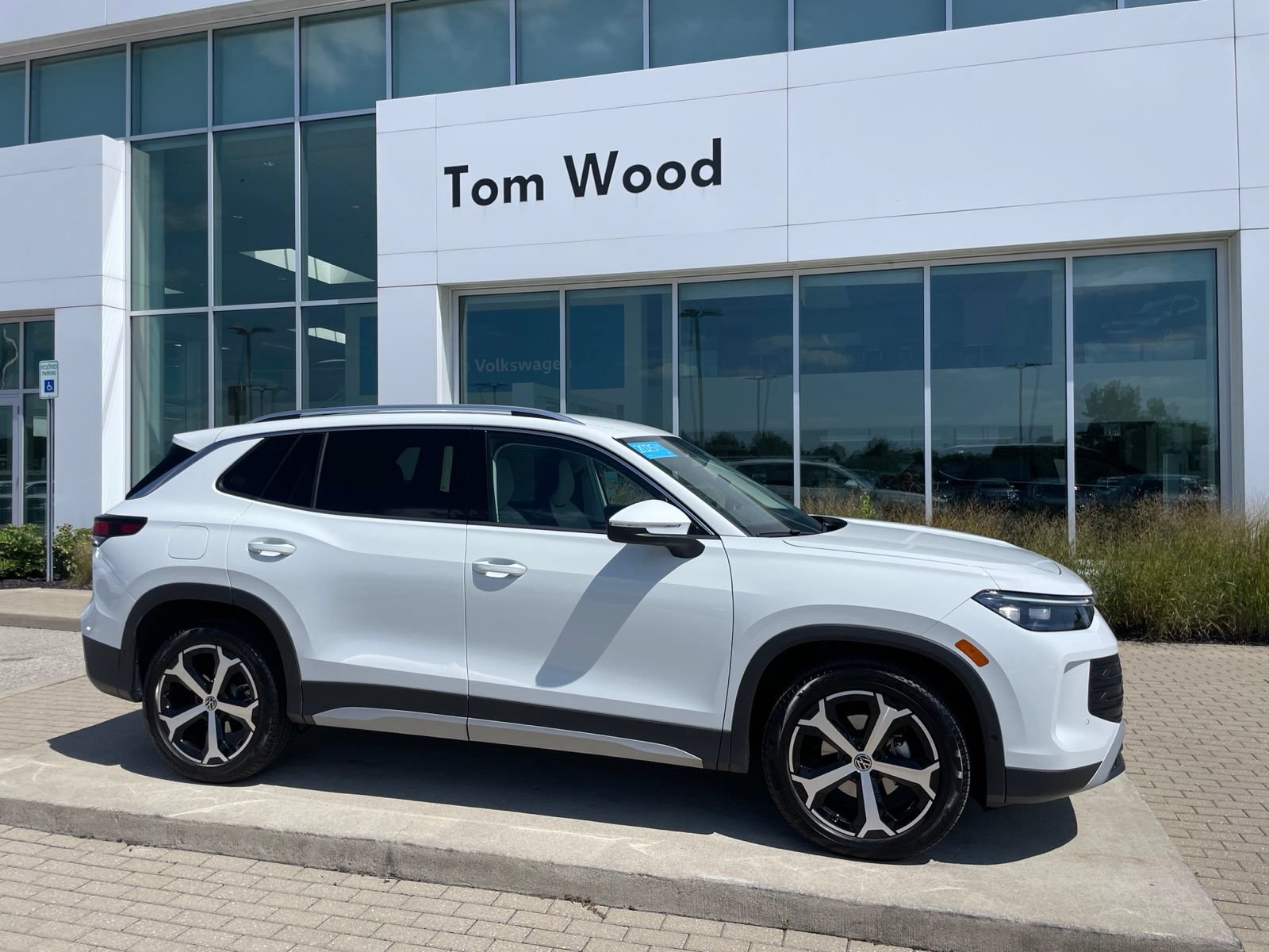 Certified 2025 Volkswagen Tiguan SE