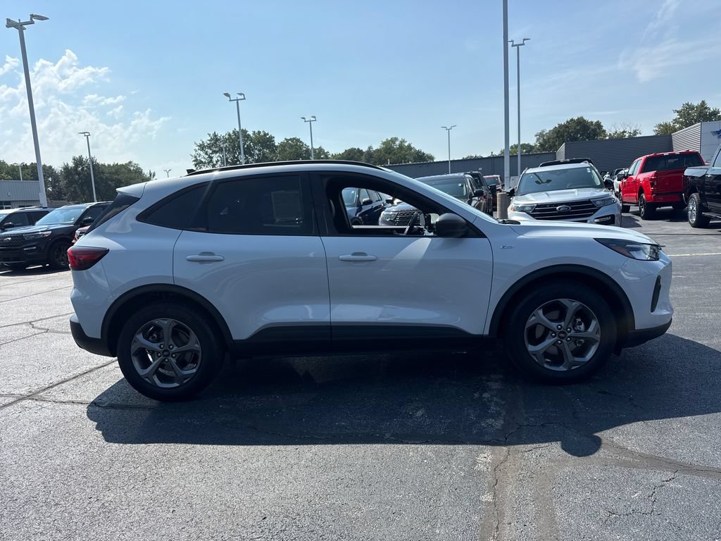 Used 2025 Ford Escape ST-Line FWD image 6