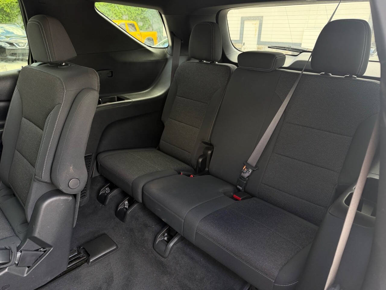 Used 2025 Chevrolet Traverse LT w/ Enhanced Driving Package FWD image 25