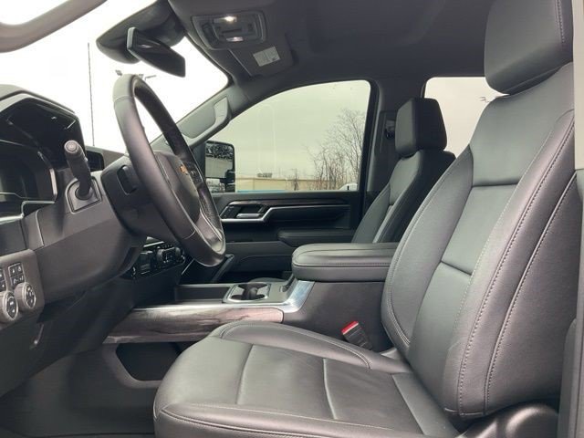 Certified 2025 Chevrolet Silverado 3500 LTZ image 9