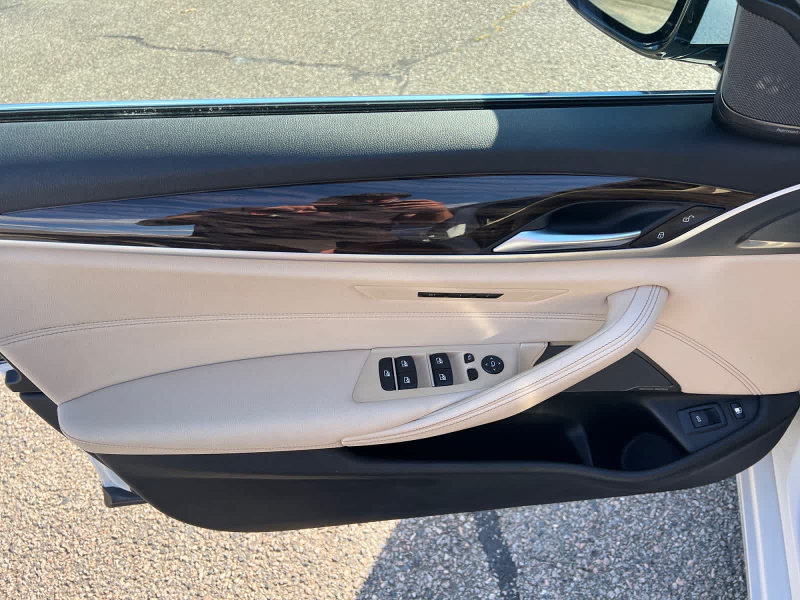 Used 2023 BMW 530e RWD image 20