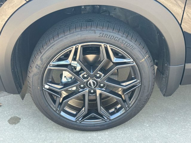 New 2027 Nissan Kicks SR FWD image 5