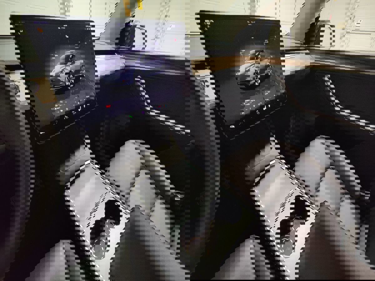 Used 2023 Tesla Model Y Long Range image 28