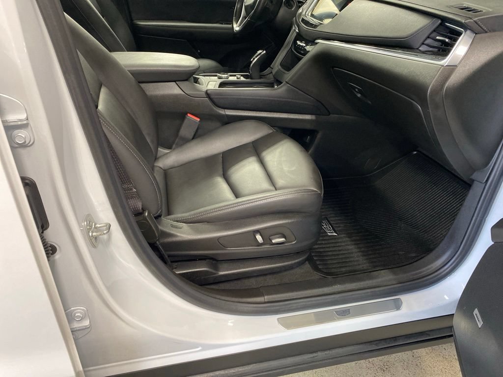 Used 2024 Cadillac XT6 Luxury w/ LPO, Floor Liner Package AWD/4WD image 24