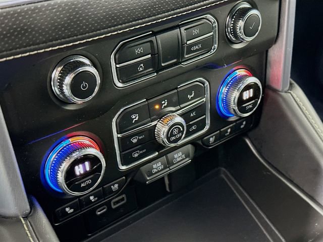 Certified 2022 GMC Yukon SLT w/ SLT Luxury Package image 16