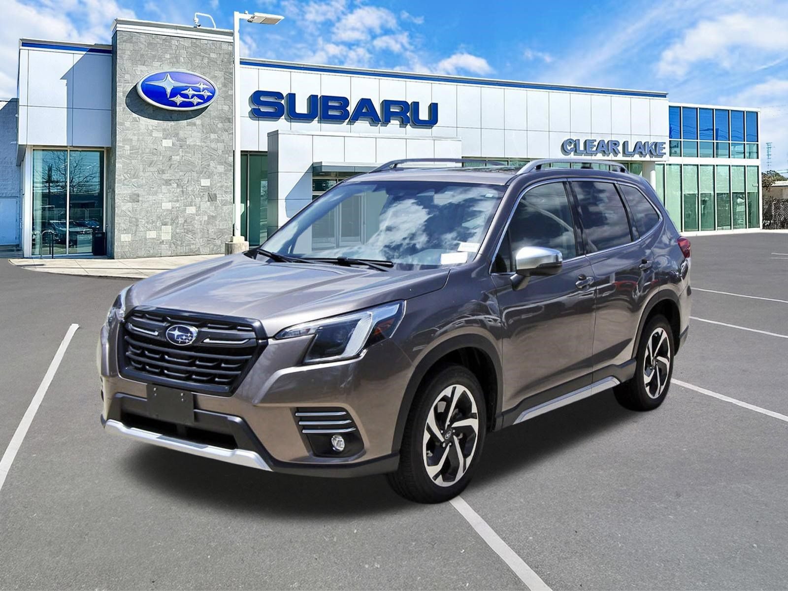 Used 2024 Subaru Forester Touring w/ POP Package 3 AWD/4WD image 3