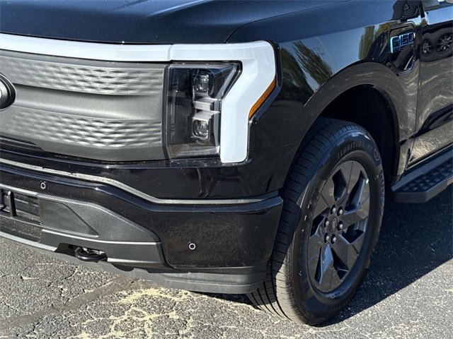 New 2025 Ford F150 Lightning Flash image 8