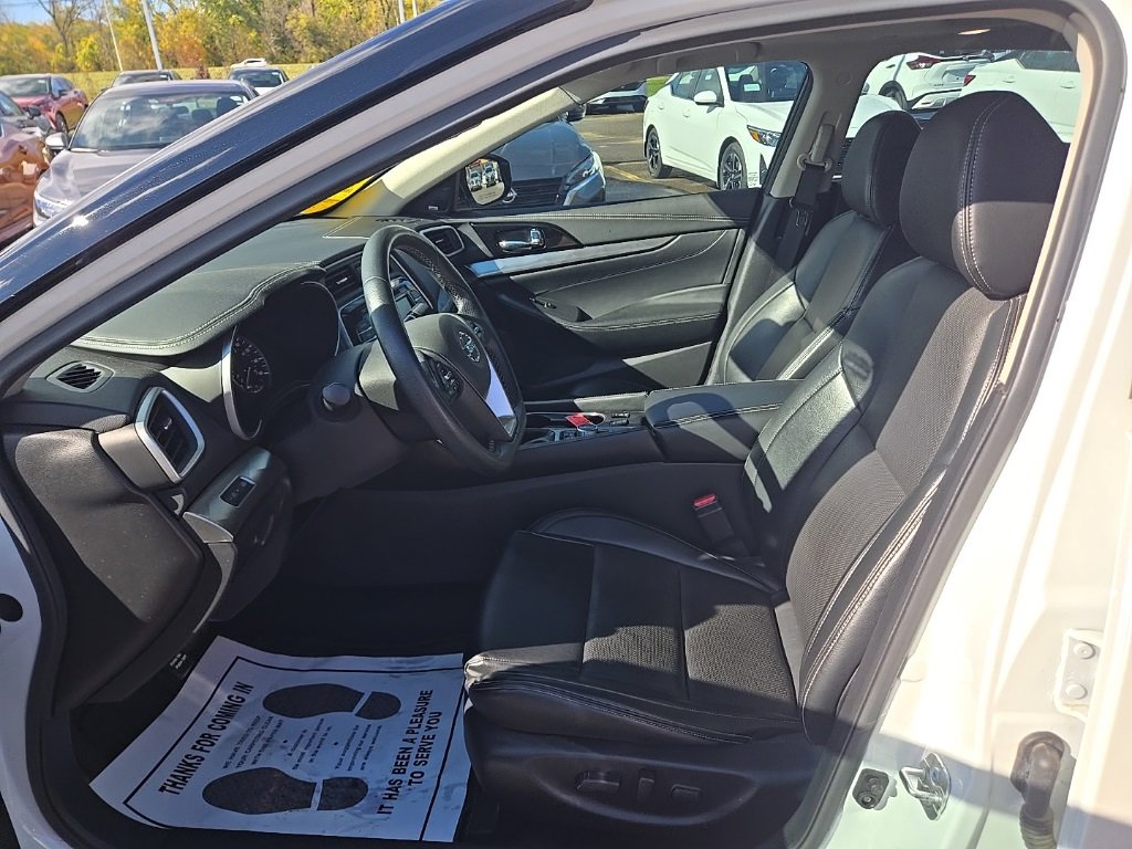 Used 2020 Nissan Maxima 3.5 SL w/ Floor Mat Group image 9