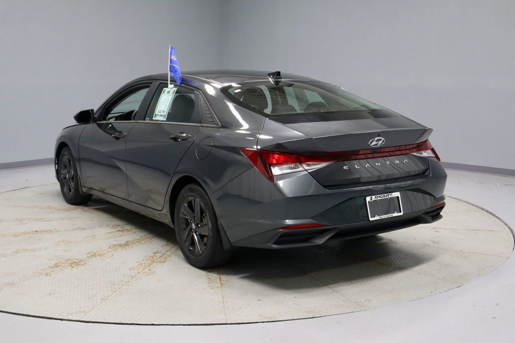 Used 2022 Hyundai Elantra SEL FWD image 8