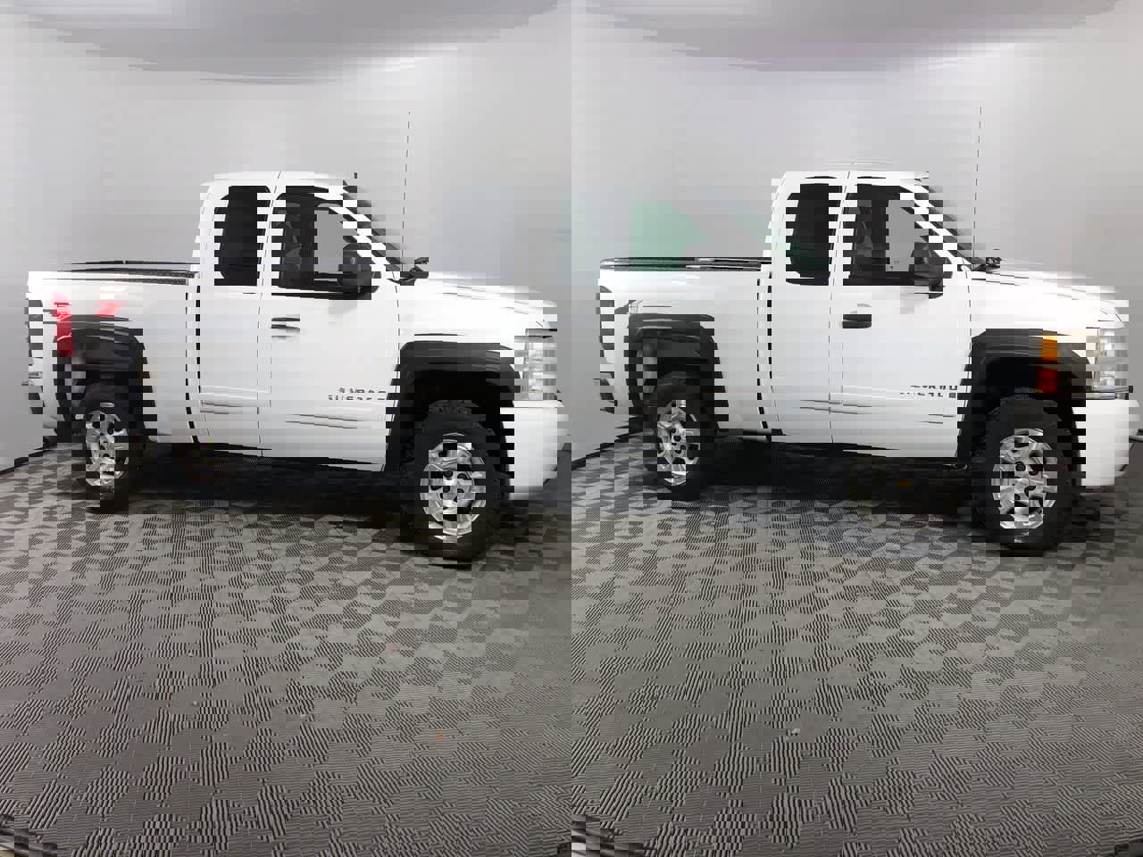 Used 2008 Chevrolet Silverado 1500 LT w/ Power Pack Plus image 9