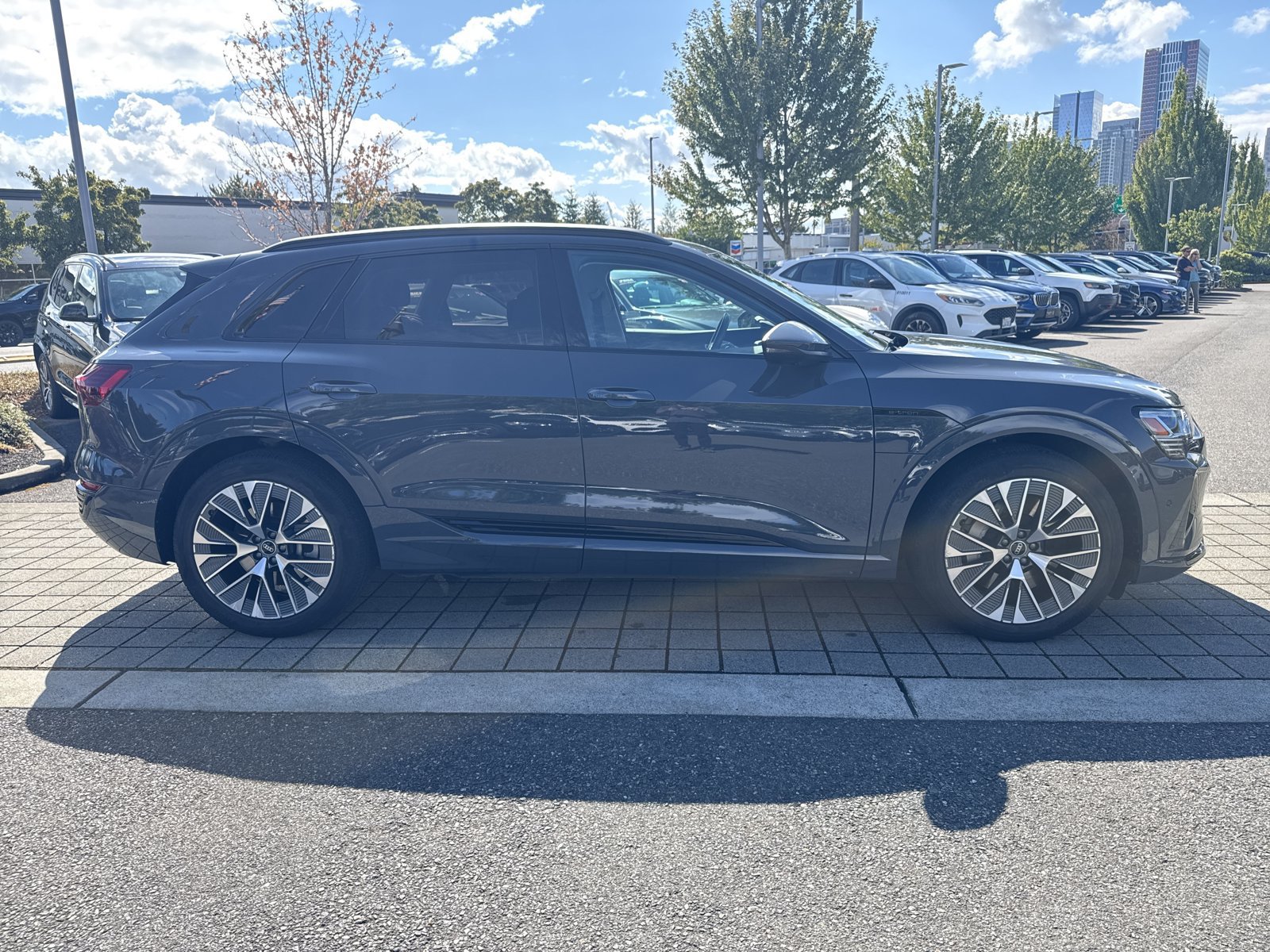 Used 2024 Audi Q8 e-tron Prestige AWD/4WD image 4