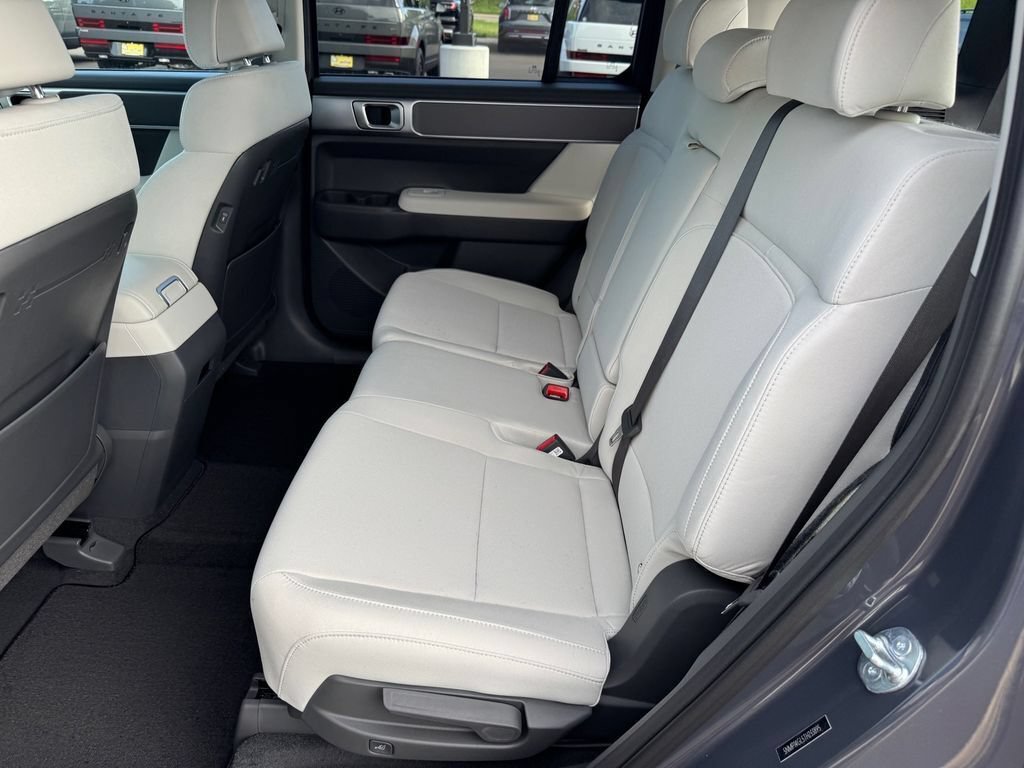 New 2026 Hyundai Santa Fe SE FWD image 13