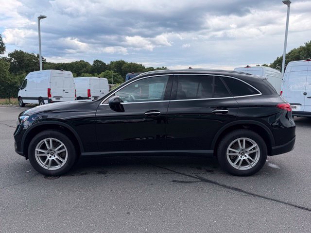 Used 2023 Mercedes-Benz GLC 300 4MATIC image 4