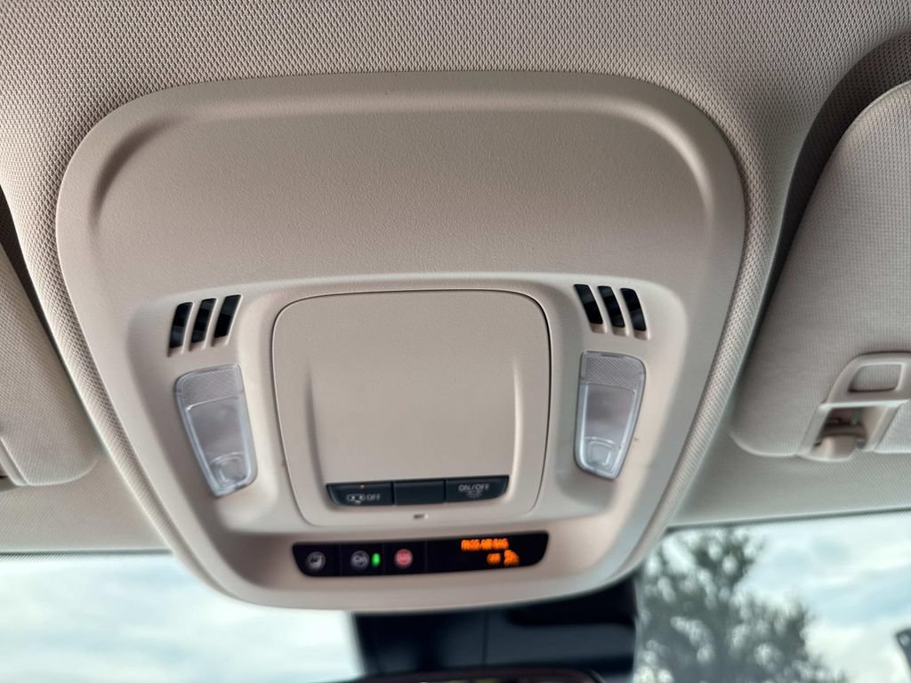 Used 2023 Buick Envision Essence FWD image 43