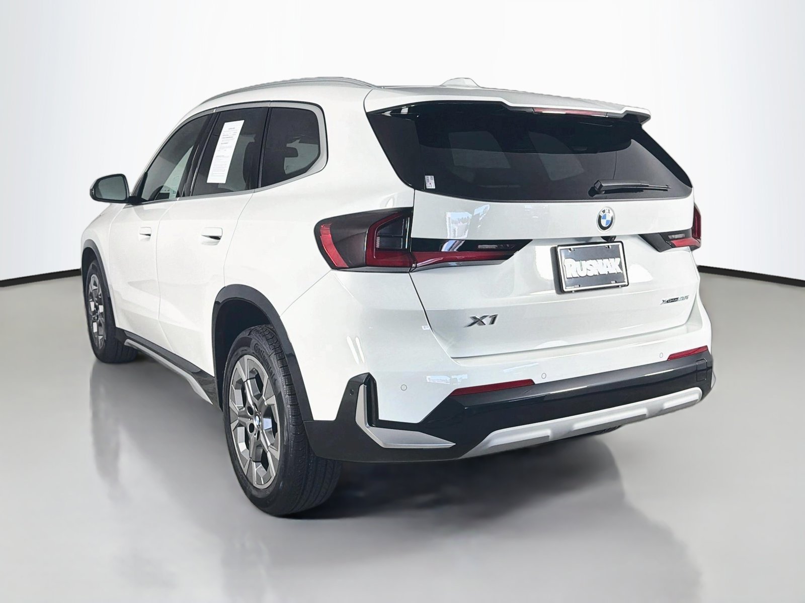 Certified 2023 BMW X1 xDrive28i w/ Convenience Package AWD/4WD image 5