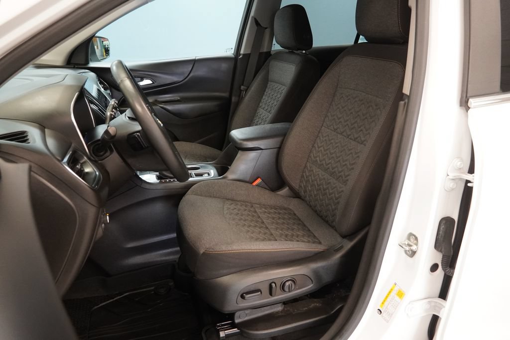Used 2024 Chevrolet Equinox LT FWD image 3