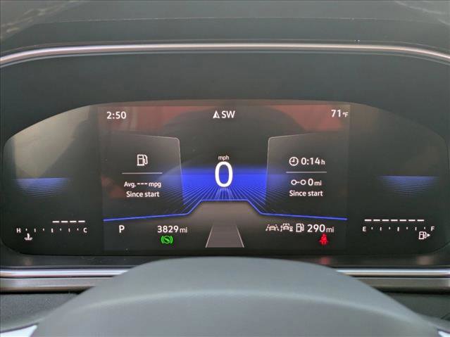 Certified 2025 Volkswagen Taos SE image 19