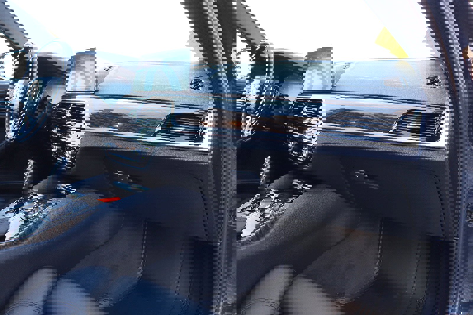 Used 2020 BMW 530i xDrive image 21