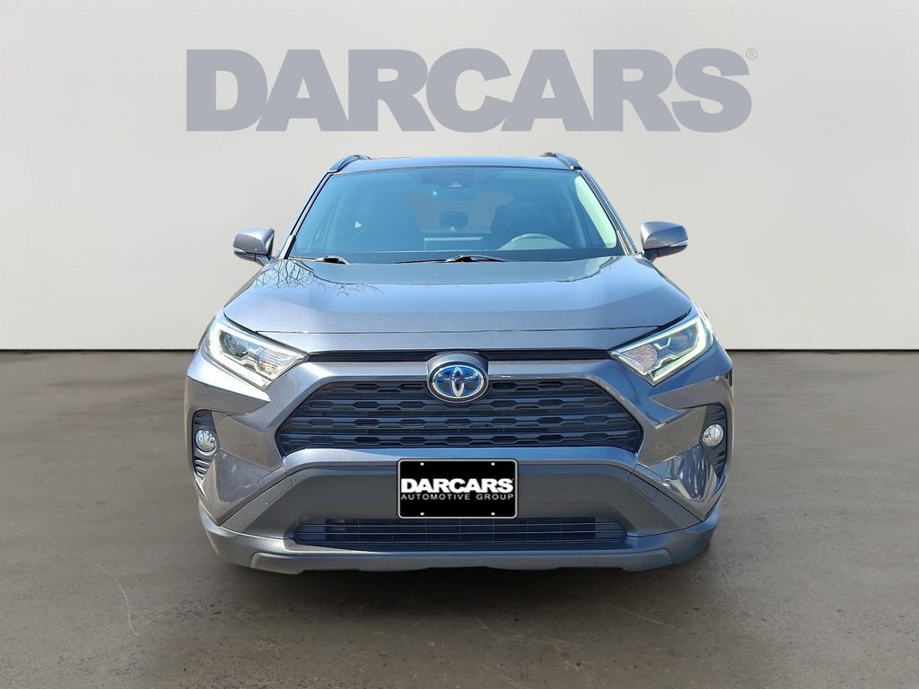 Used 2019 Toyota RAV4 XLE AWD/4WD image 2
