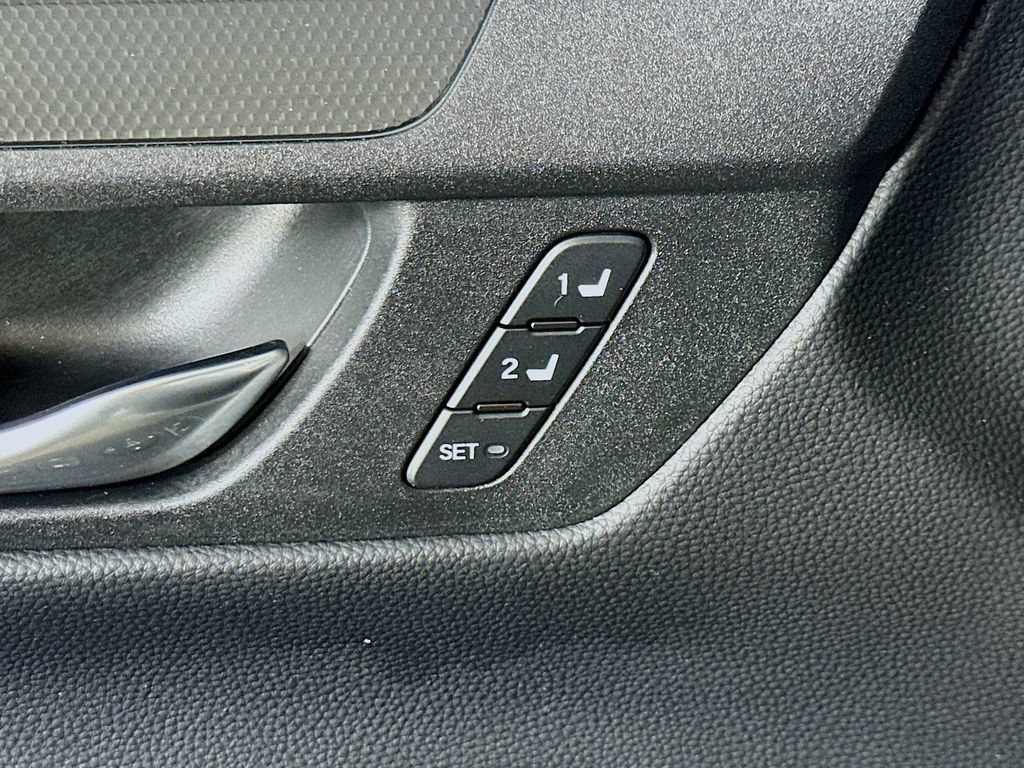 Used 2025 Honda CR-V Sport-L image 23