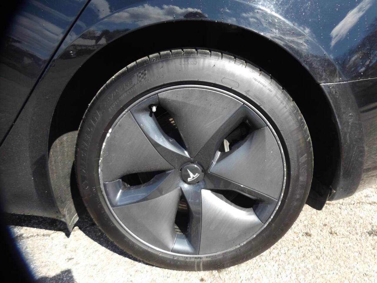 Used 2019 Tesla Model 3 Standard Range Plus image 18