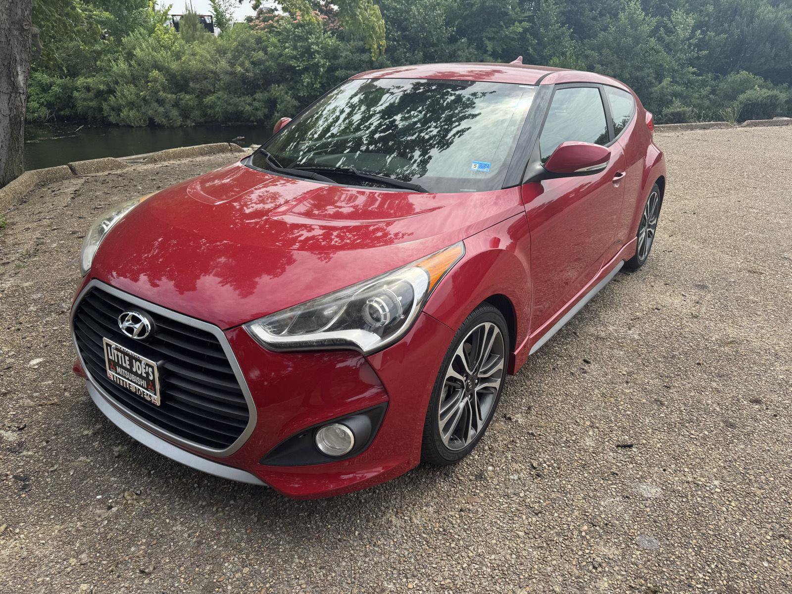 Used 2016 Hyundai Veloster Turbo FWD image 12